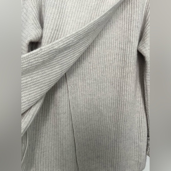 Althleta Cream Azalea Oversized Merino Wool and Cashmere Sweater Size M - Picture 9 of 12